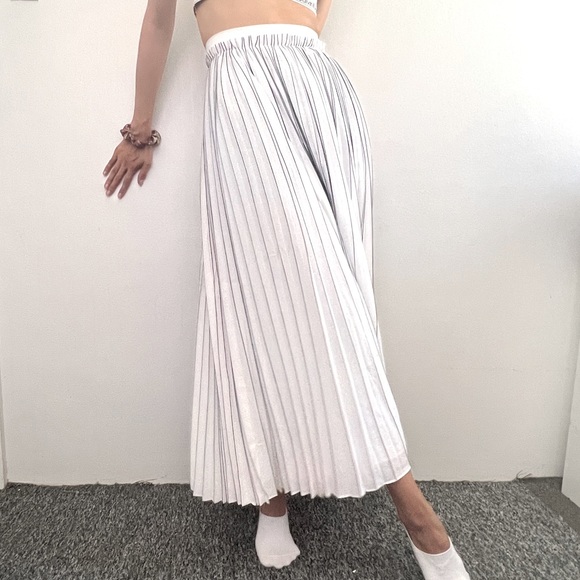 Aje Dresses & Skirts - 🛑 SOLD 🛑 AJE Femme Pleated MIDI Skirt Ivory/Black • Size 12 • RRP $425 BNWT